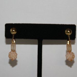 Beautiful Nwot Gold clip on earrings with glass flowers 1 1/8" *